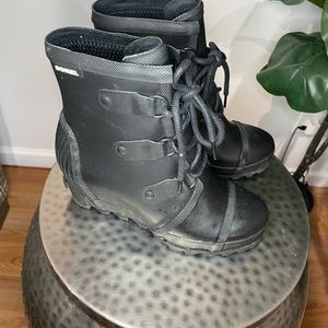 Rain boots size 9.5